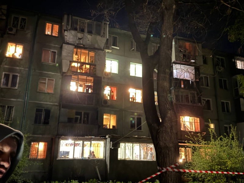 Удар "шахедів" по Одесі: з'явилися фото з місця вибуху