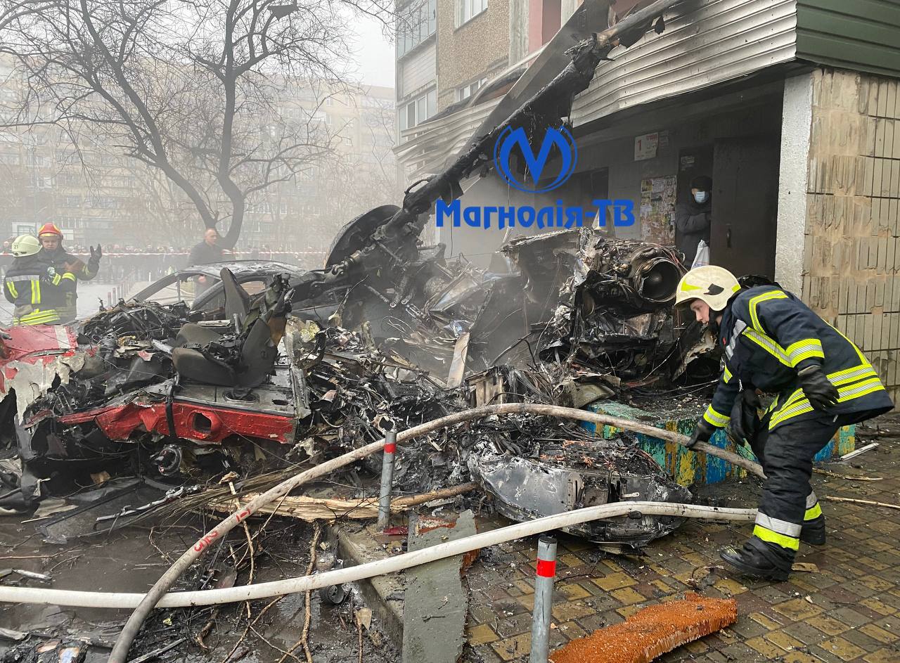 У Броварах біля дитячого садка впав гелікоптер. Є загиблі. Оновлено (від 09:11)