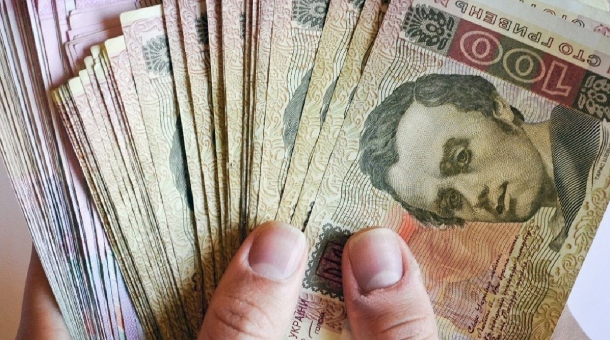 В Україні підрахували, скільки грошей витрачається на війну за місяць