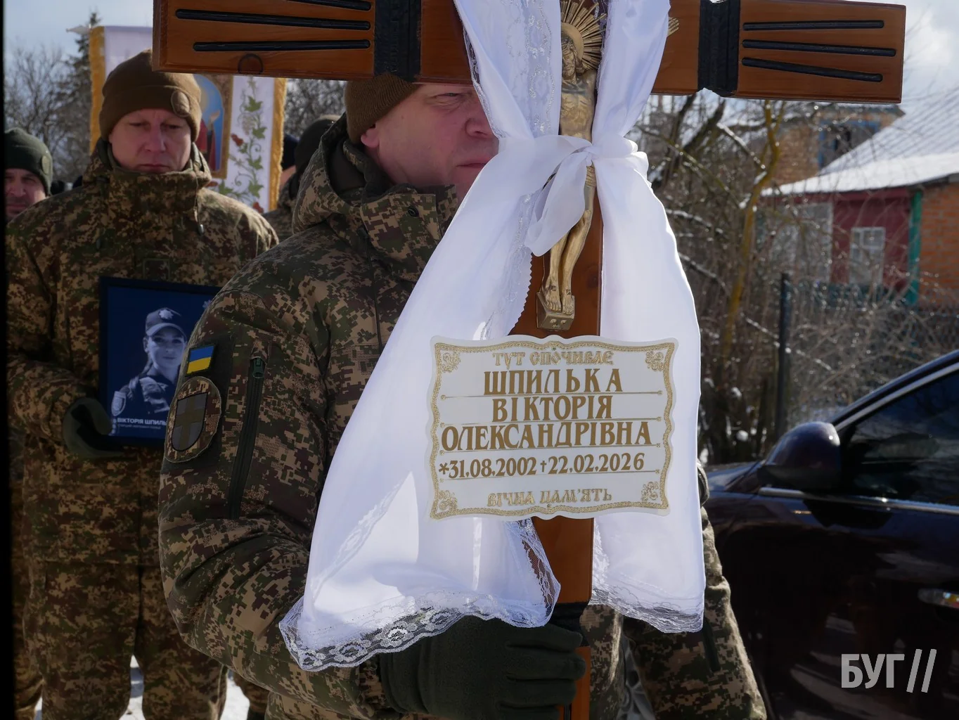 Фоторепортаж з похорону поліцейської, яка загинула від вибуху у Львові