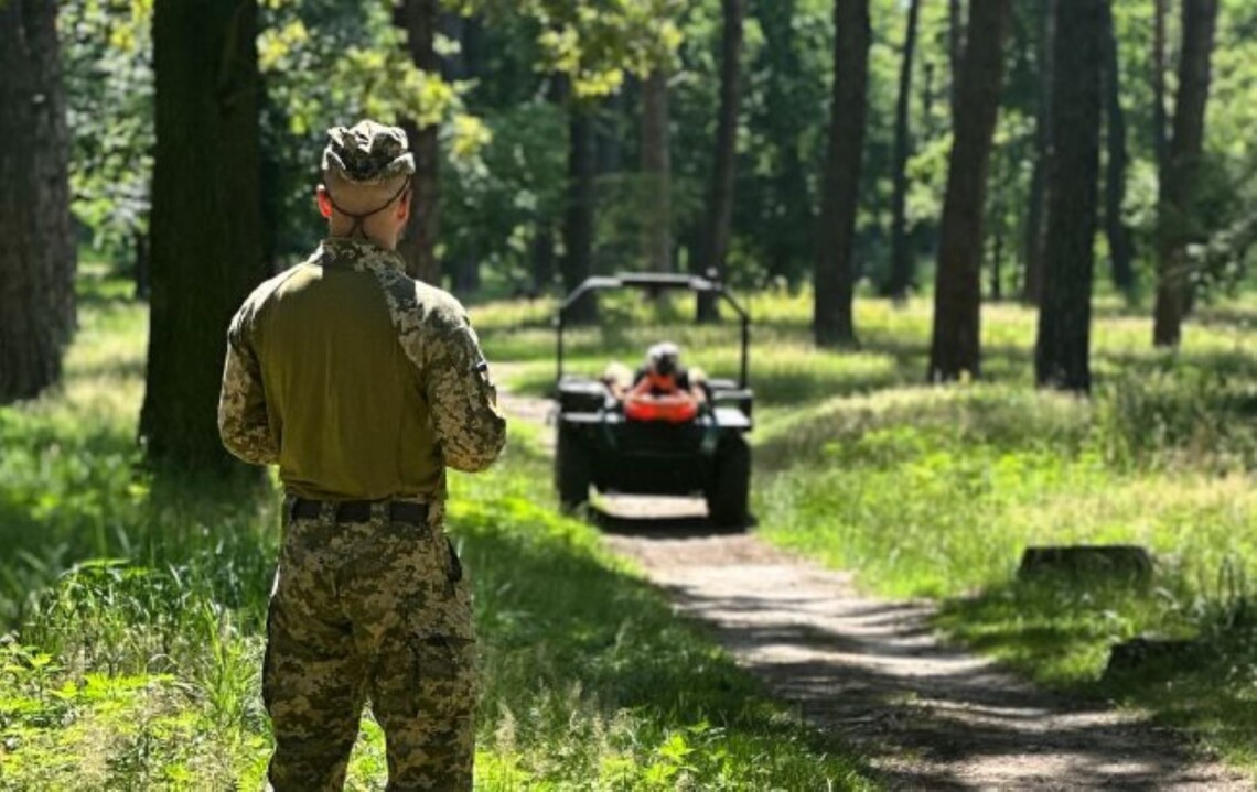 В Україні запустили у серійне виробництво робота, який може евакуювати поранених