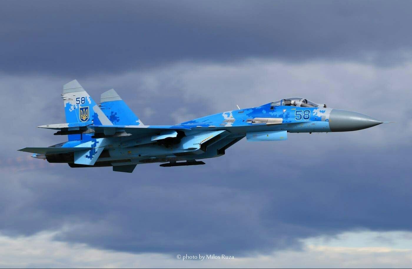 Повітряні Сили втратили винищувач Су-27: пілот живий