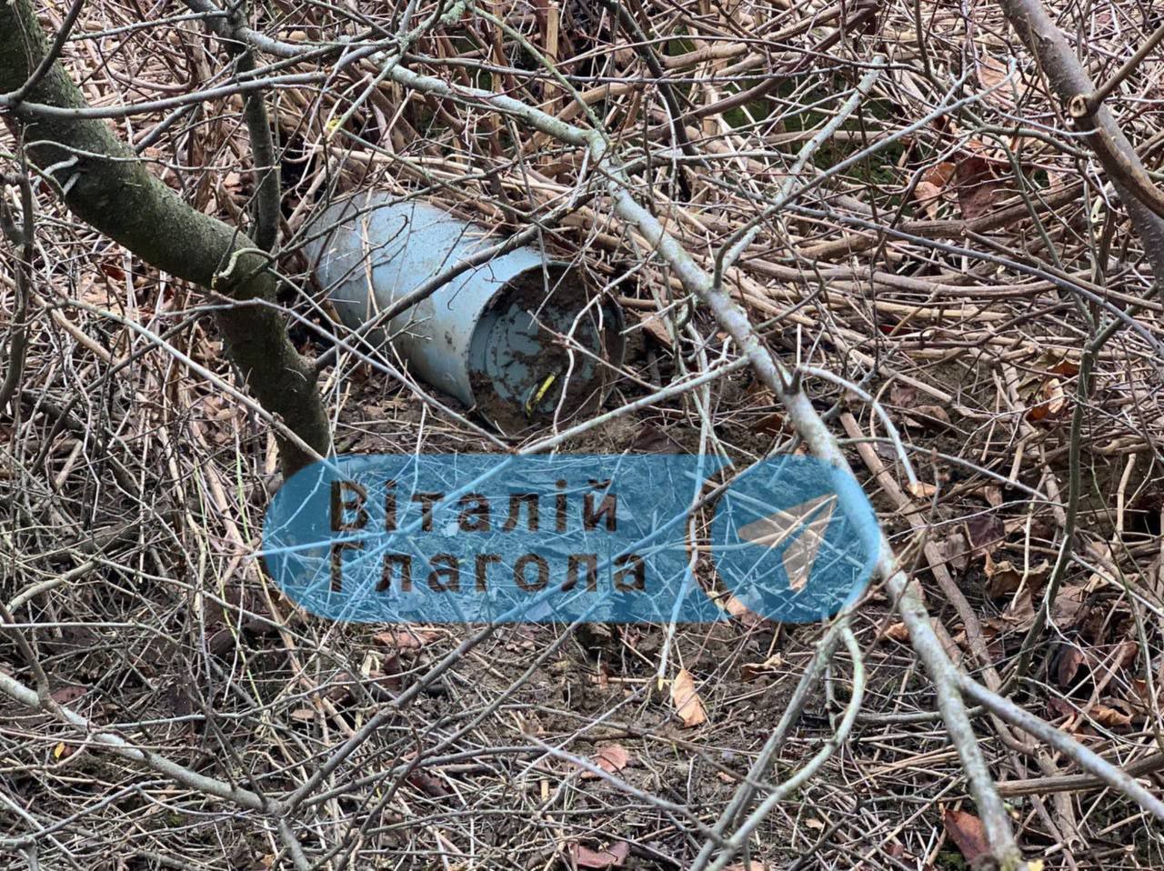 На Закарпатті впала російська ракета: з'явилися фото