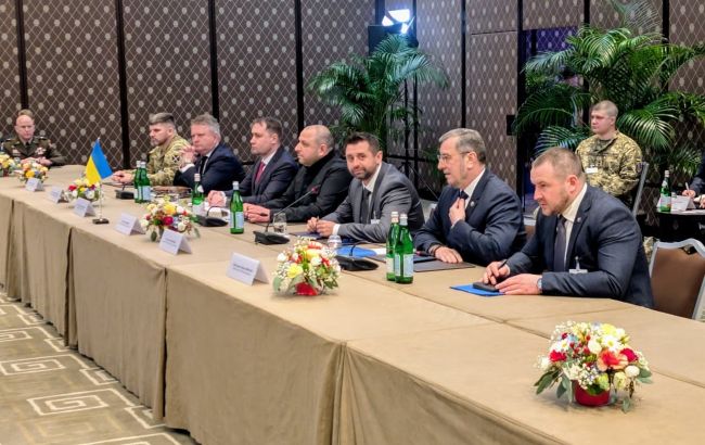 Переговори в Женеві: політична група завершила роботу, військова — продовжує