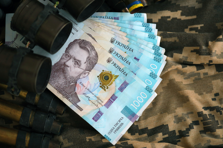 На Закарпатті чоловік виманив майже сім млн грн у родини загиблого захисника