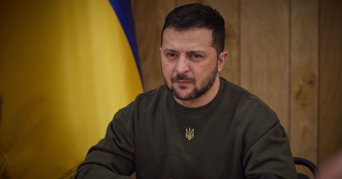 Скільки українців довіряють Зеленському, – опитування