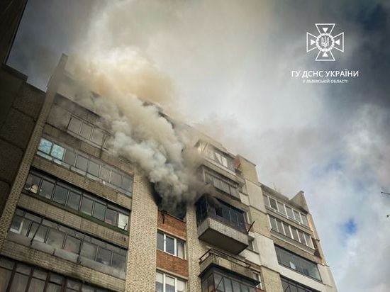 У Дублянах виникла пожежа у багатоповерхівці, є потерпілий