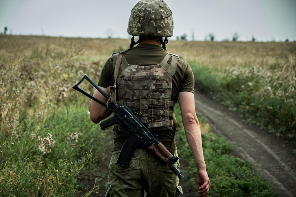 Бойовики знову обстріляли українські позиції: є поранені