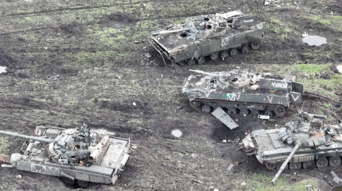 Як "відпочивають" росіяни під Вугледаром. Фото від генерала Тарнавського
