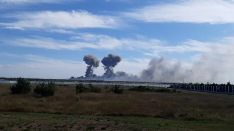 «Бойове куріння». У Росії пролунали вибухи відразу на двох аеродромах