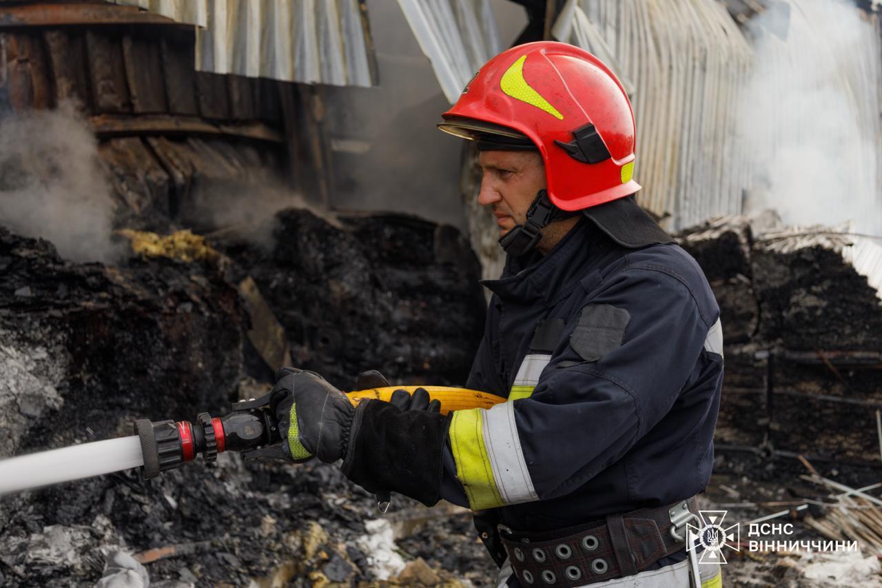 РФ атакувала завод польської компанії Barlinek в Україні: є постраждалі (фото)