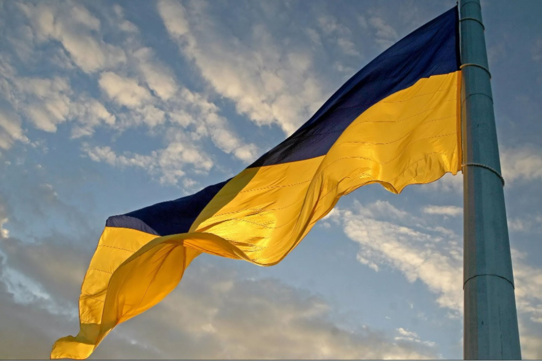 На Одещині п'яний чоловік зняв прапор з Будинку культури: Як його покарав суд
