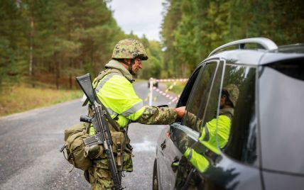 Країни Балтії закрили в’їзд автомобілям з російськими номерами