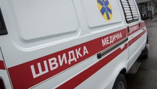 Удар по центру Харкова: пошкоджена будівля поліклініки, під завалами можуть бути люди