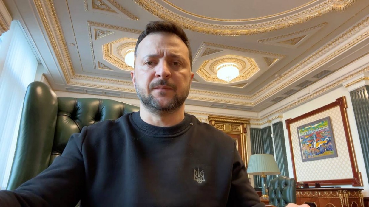 Висновки робити завчасно: Зеленський заслухав доповідь Сирського