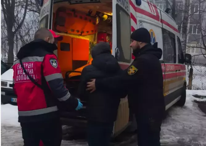У Чернівцях чоловік намагався вчинити самогубство: як його рятували