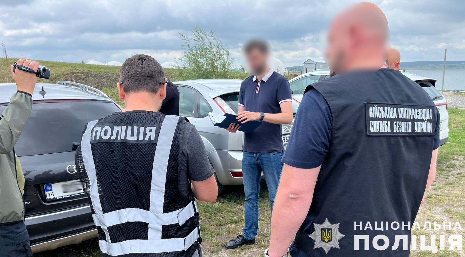 На Львівщині спіймали чоловіка, який за 30 тисяч доларів допоміг ухилянту втекти за кордон