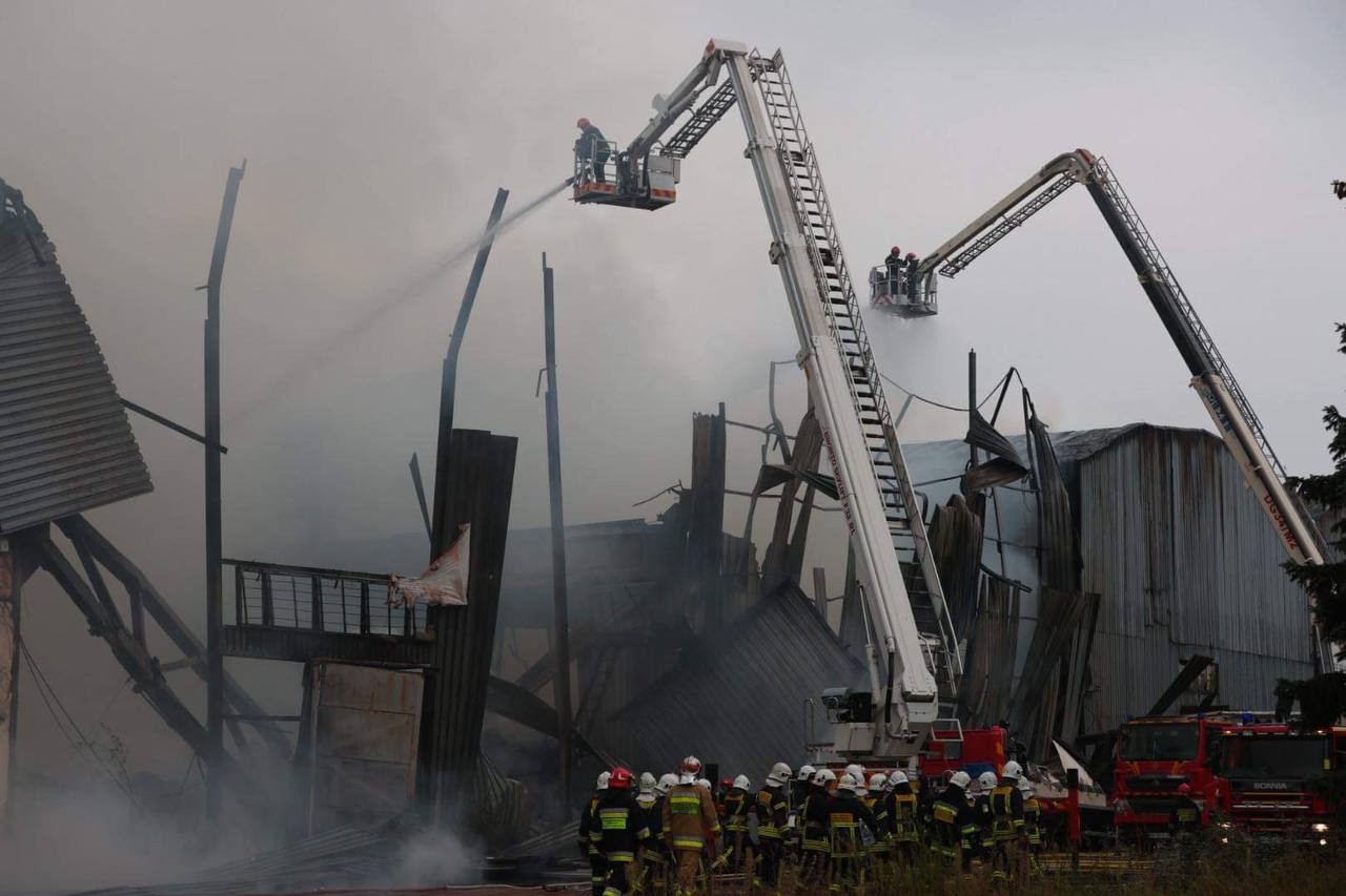 Майже 12 годин роботи. У Львові завершили ліквідацію наслідків удару «Шахедами»