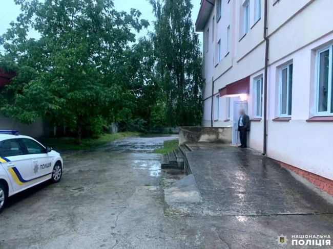 У Рівному чоловік облив лікаря "кислотою": що сталося
