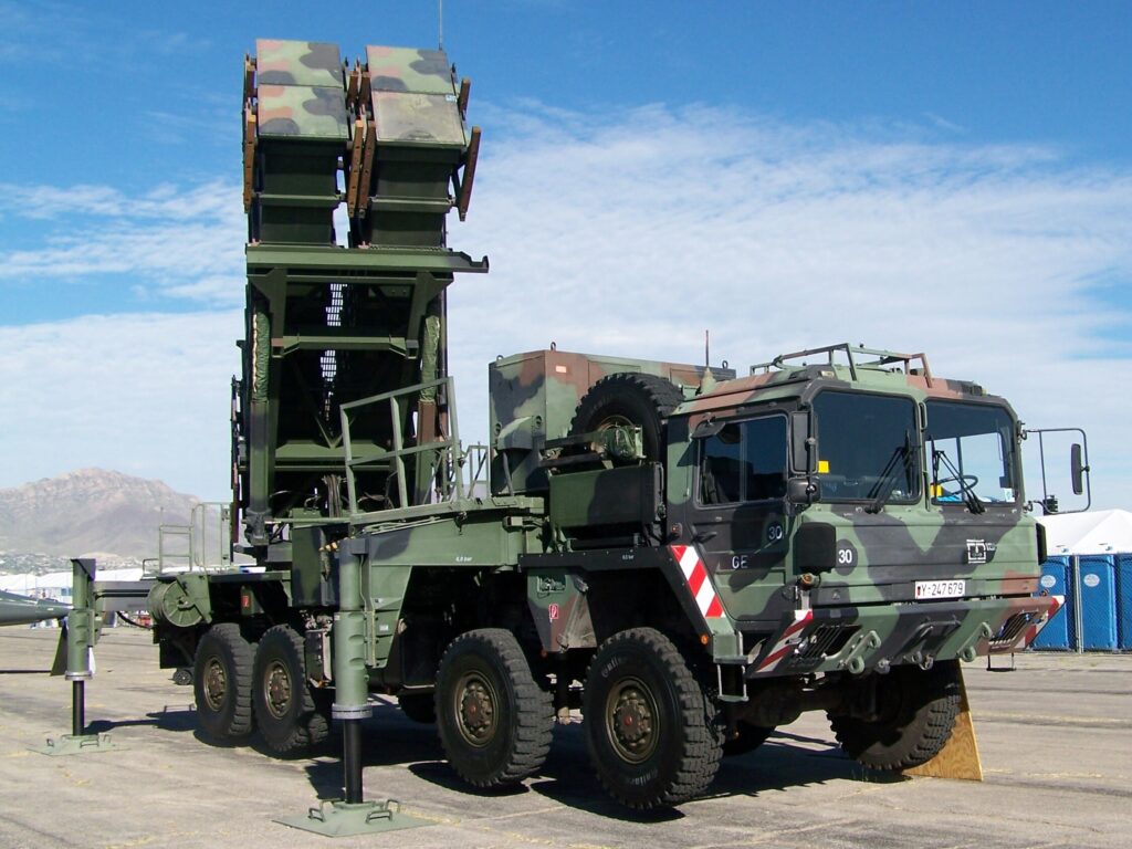 Україна веде активні перемовини щодо двох батарей Patriot та однієї Samp-T, – Кулеба