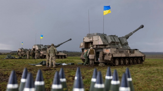 Друга група українських артилеристів завершила навчання у Британії. Міноборони показало відео