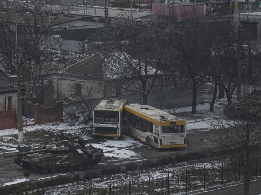 Окупанти силою вивезли до Росії тисячі жителів Маріуполя – мер міста