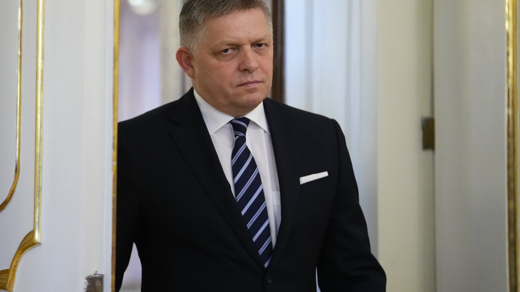 Зеленський помиляється в тому, що іноземні делегації не прибудуть до москви 9 травня. Я поїду, – Фіцо