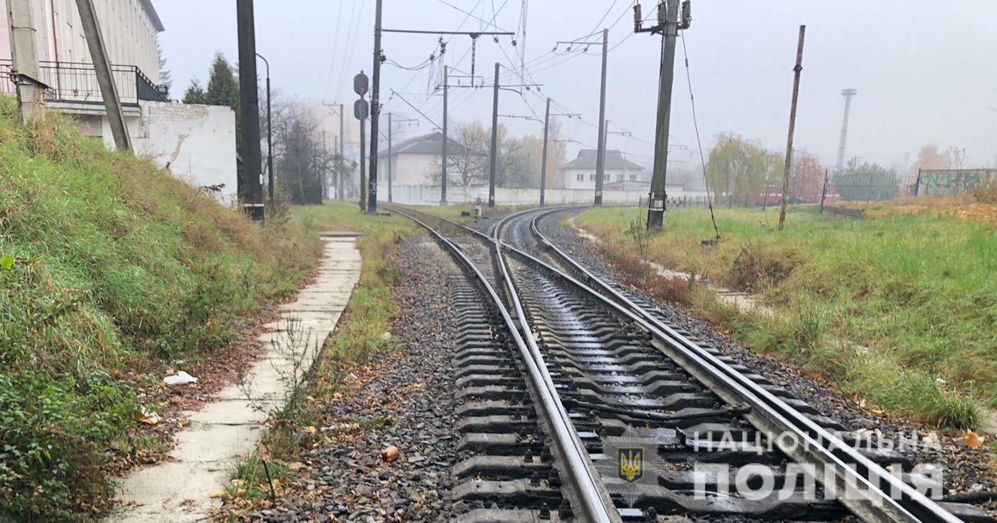 У Львові чоловік загинув після наїзду потяга. Правоохоронці встановлюють його особу
