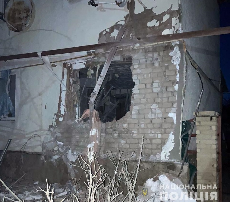 На Донеччині ворожі обстріли залишили людей без світла, води і газу, є загиблі й поранені