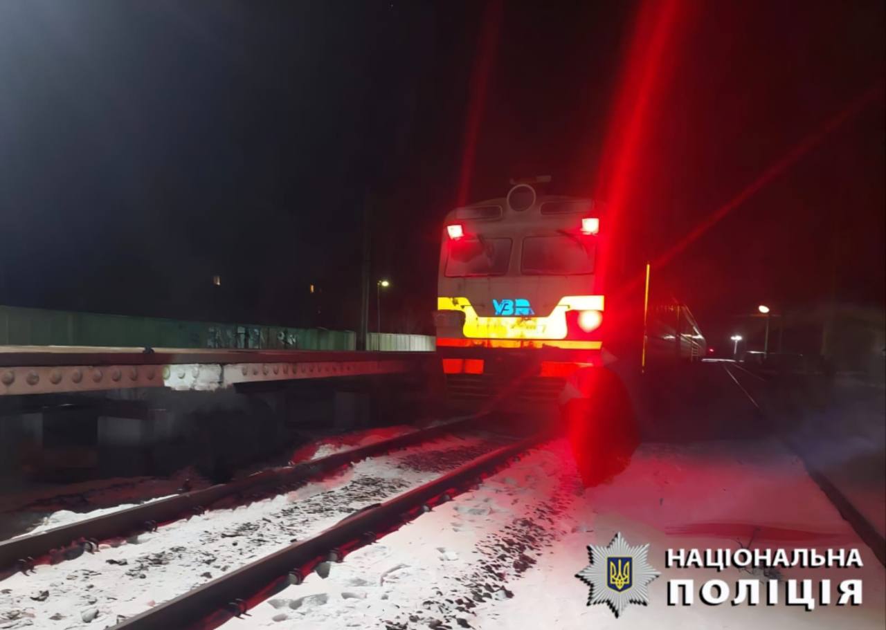 На Київщині електропотяг на смерть збив чоловіка