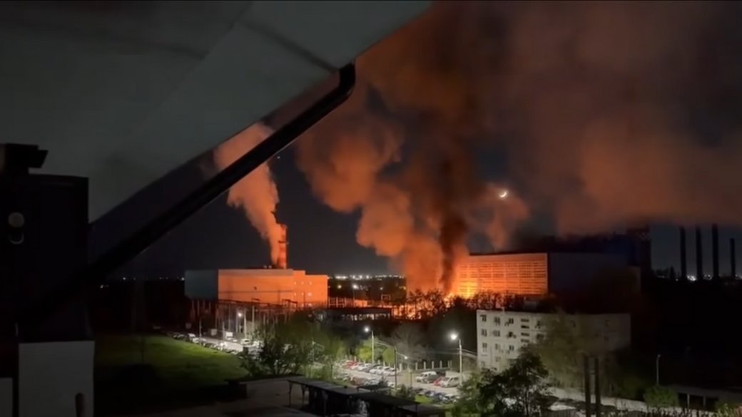 У Румунії на ТЕЦ стався вибух і масштабна пожежа (відео)
