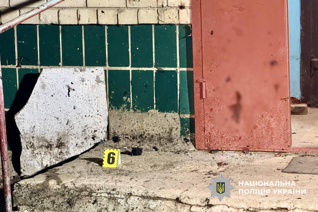 У Черкасах біля під’їзду багатоповерхівки стався вибух: є загиблий