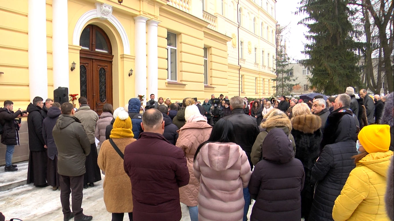 Через 4 роки ремонтів і скандалів у Львові відкрили пологове відділення обласної лікарні