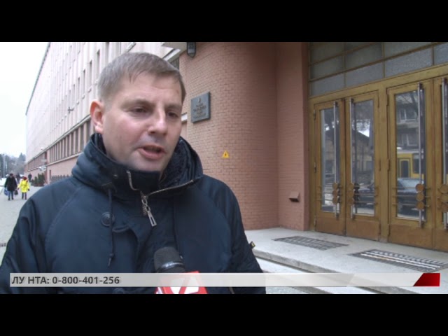 Поліцейський вимагав хабаря у жінки, що зберігала наркотики