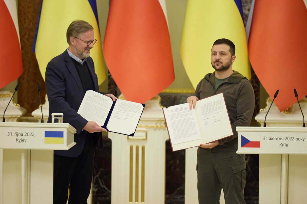 Україна вперше підписала документ для прискорення вступу в НАТО