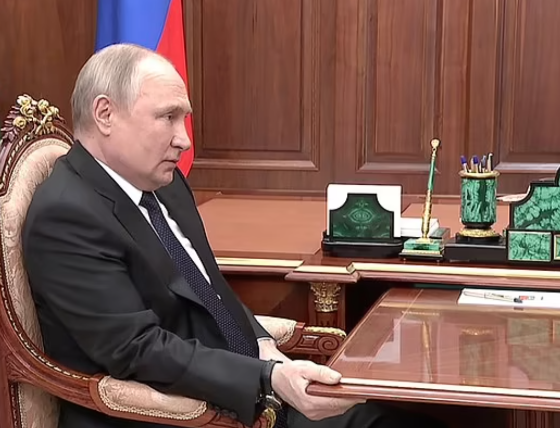 Путін скликає екстрену нараду Ради безпеки Росії
