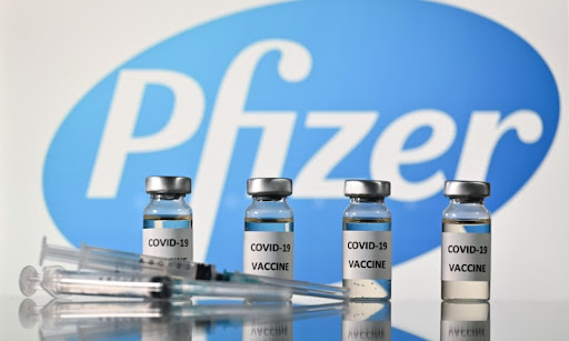 Україна розглядає можливість щеплення третьою дозою Pfizer. У МОЗ назвали умову