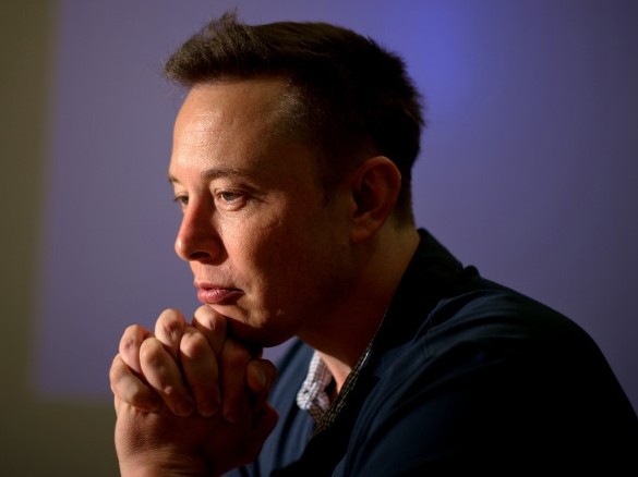 Після опитування у Twitter Маск продав частину акцій Tesla