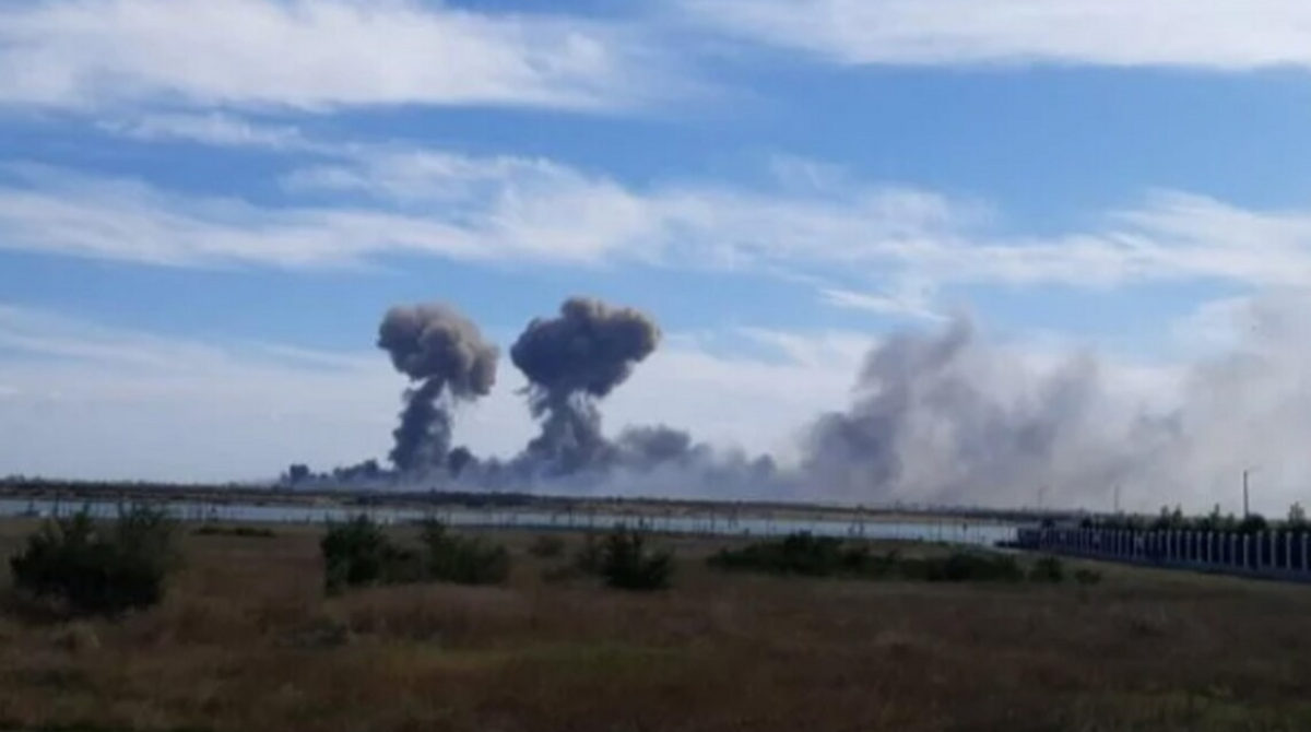 Знищення російської бази на аеродромі Саки. У мережі показали супутникові знімки