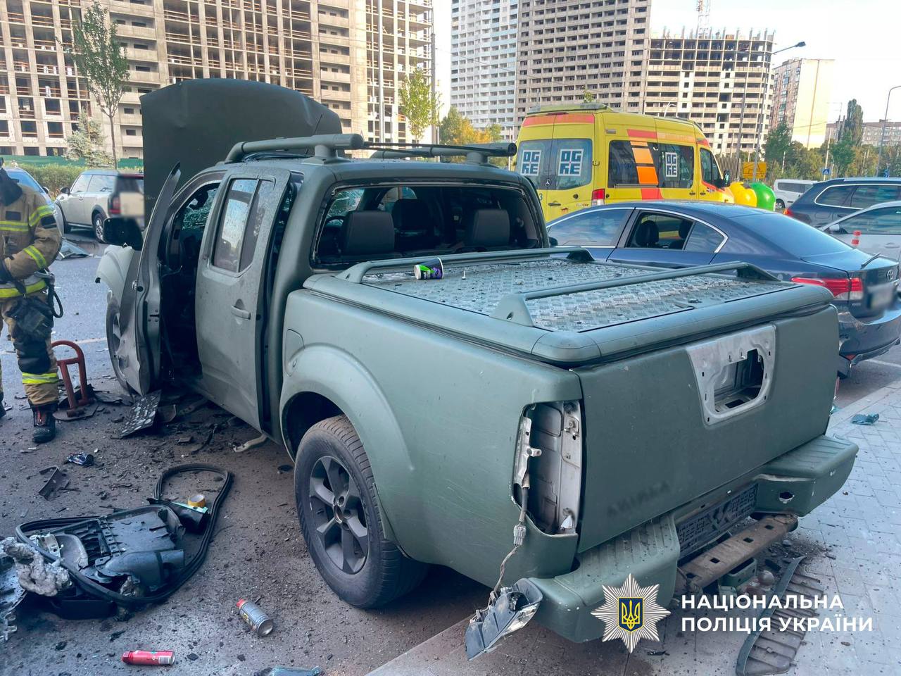 З'явилися нові фото з місця вибуху авто у Києві