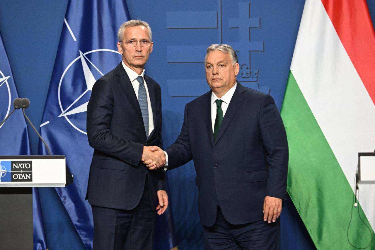 Не підтримувати Україну, але не блокувати допомогу: Угорщина домовилася з НАТО