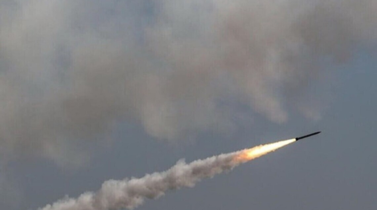 У Миколаєві показали наповнення російської ракети, яка влучила в парк у центрі міста
