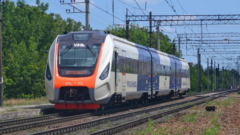Укрзалізниця ще на місяць продовжила курсування поїзда Чернівці - Львів