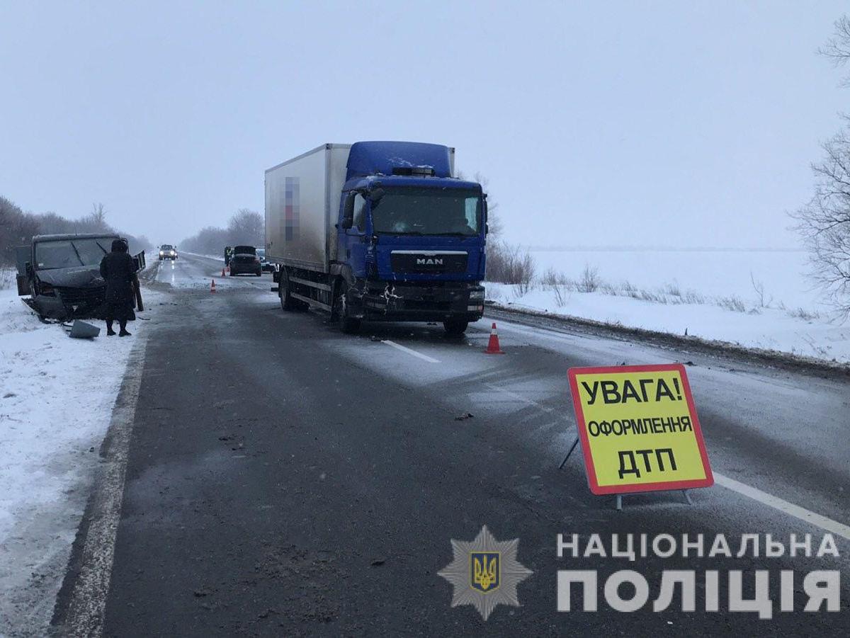 У потрійній ДТП на Харківщині загинула 6-місячна дитина