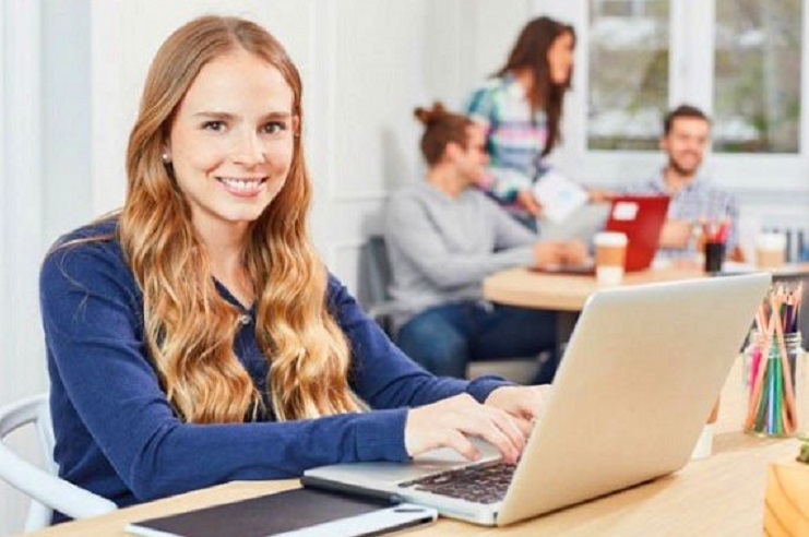 В Україні запустили платформу для освоєння жінками спеціальності з ІТ-технологій