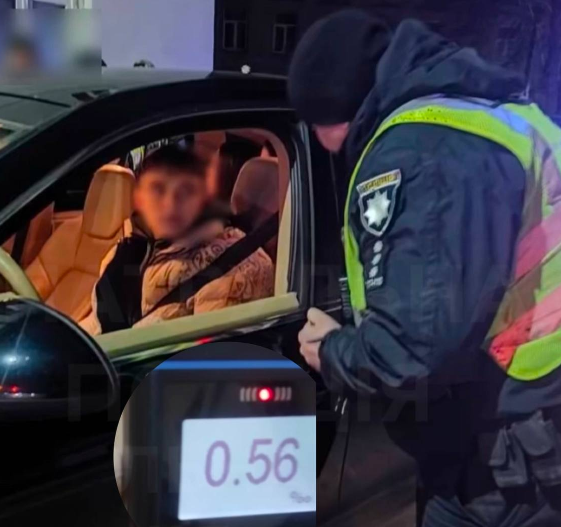 У Львові п'яний водій "розсікав" площею перед Оперним театром: поліція показала відео