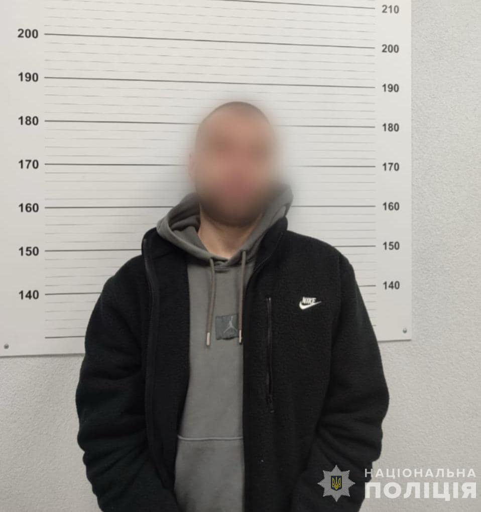 Поліція Закарпаття затримала шахрая, який ошукав волонтерів на понад 500 тисяч гривень