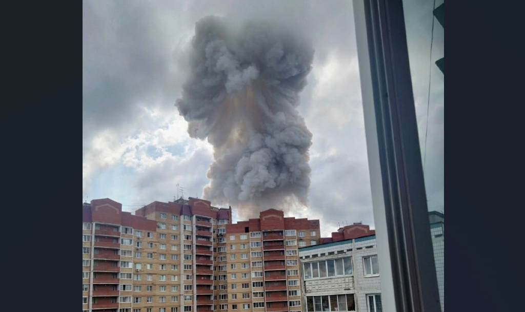 Спекотний ранок для русні. Вибухи поблизу Керченського моста і в Московській області