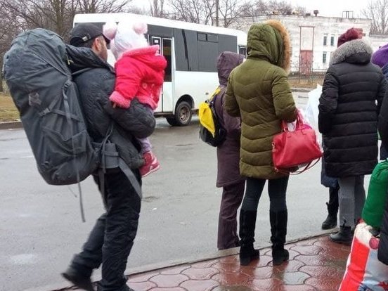 Людей з частини Кривого Рогу вивозять через можливе вторгнення російських військ