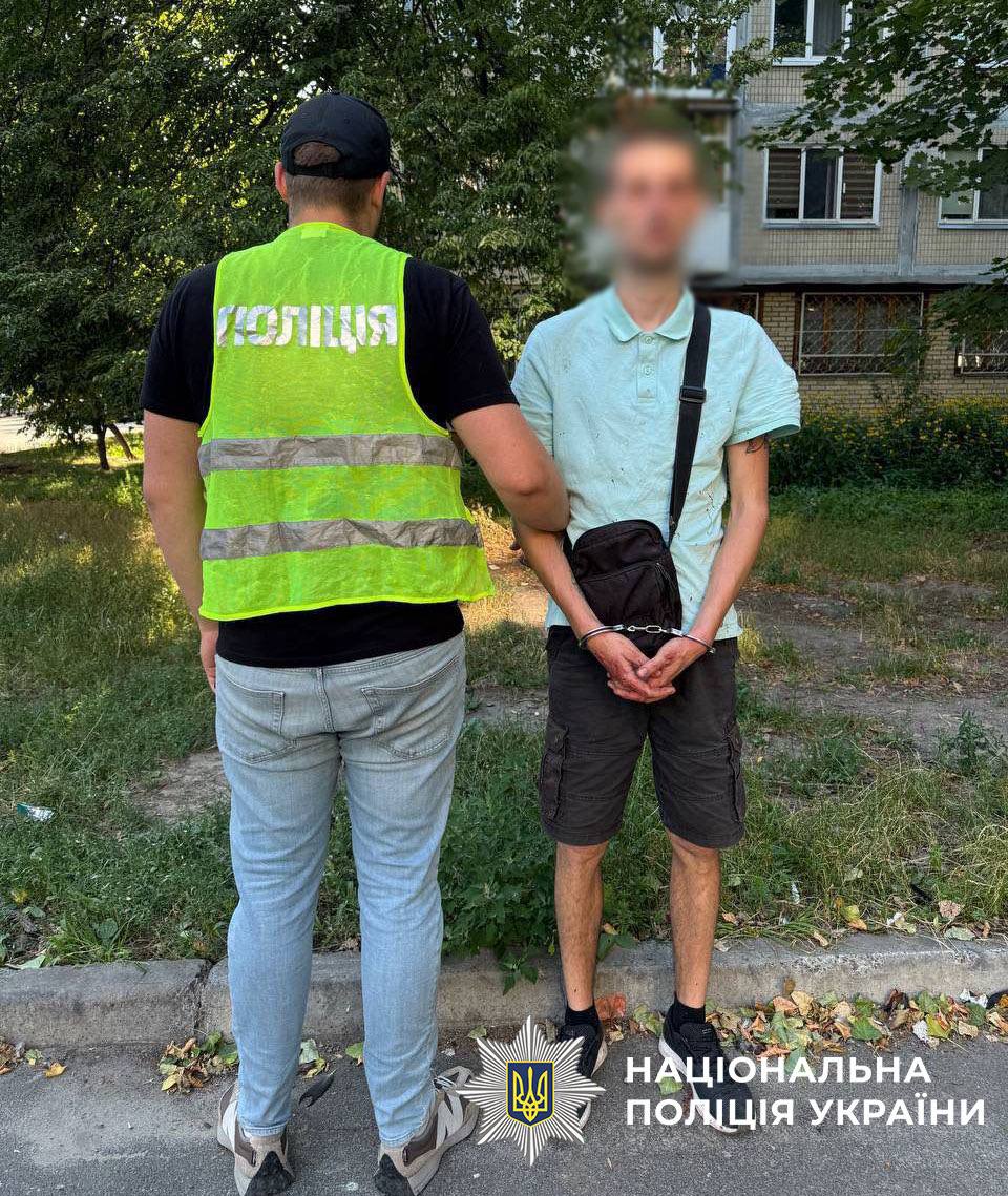 У Києві чоловік намагався вбити суперника через ревнощі